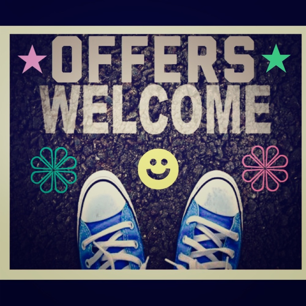 Don’t be shy! Make an offer or bundle your likes😋